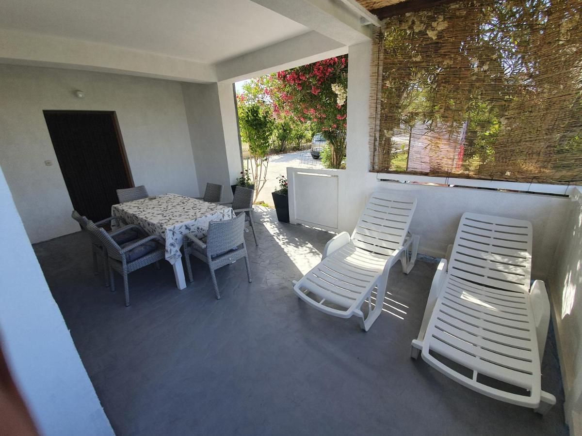 6 M, 50 M Do Plaze Apartment Barbat na Rabu Exterior photo