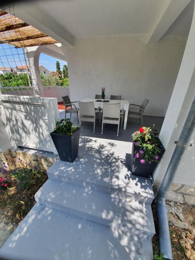 6 M, 50 M Do Plaze Apartment Barbat na Rabu Exterior photo