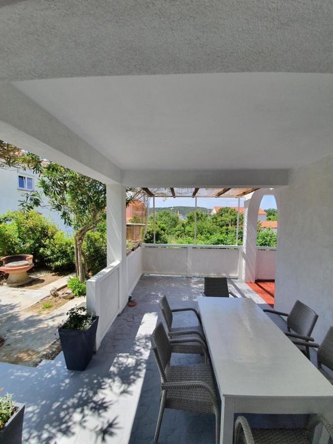 6 M, 50 M Do Plaze Apartment Barbat na Rabu Exterior photo