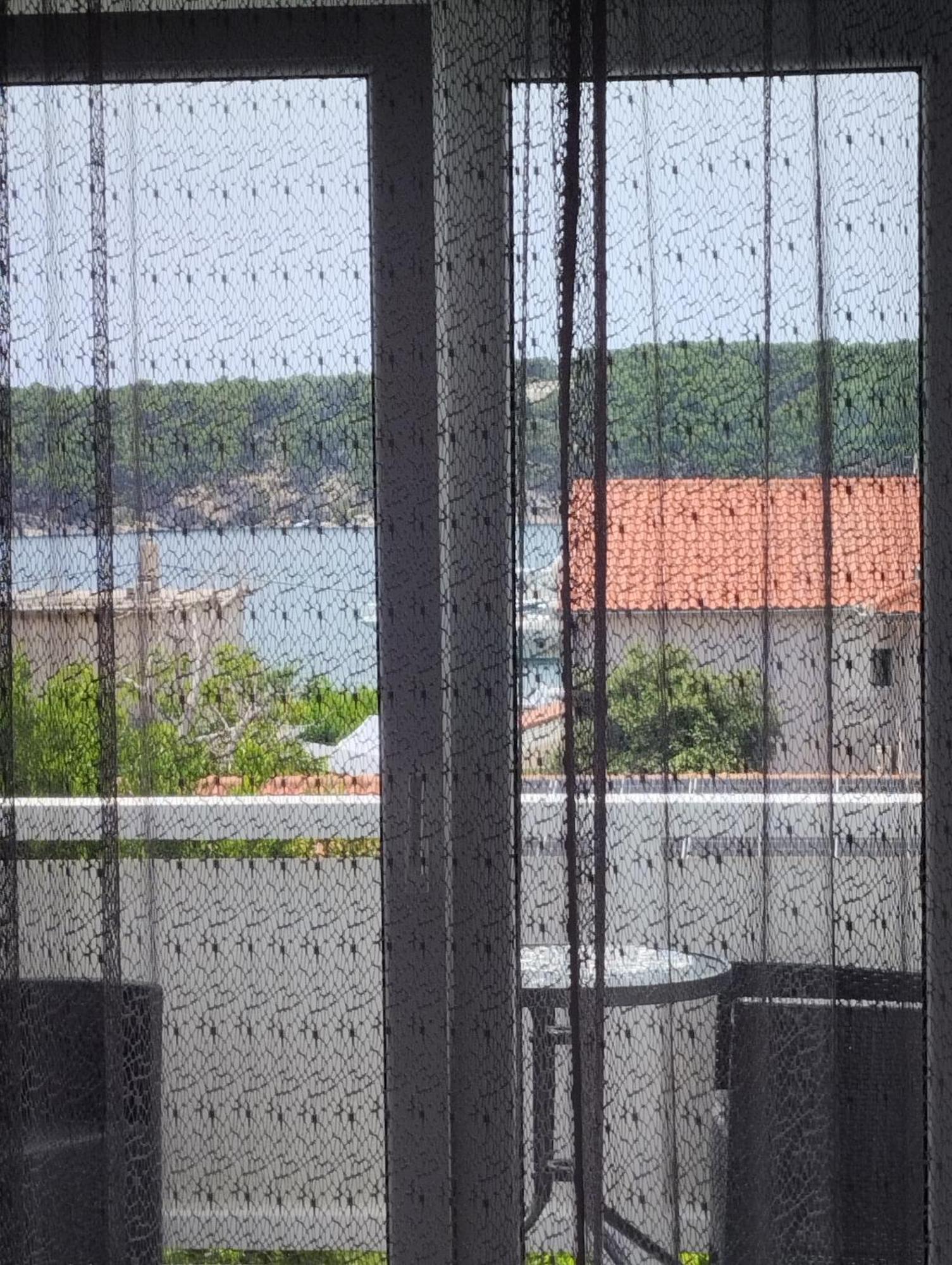 6 M, 50 M Do Plaze Apartment Barbat na Rabu Exterior photo